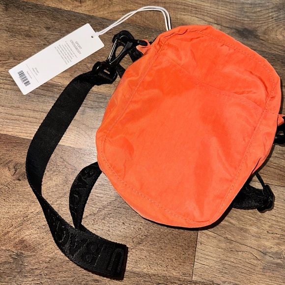 baggu sport crossbody - Picture 2 of 2